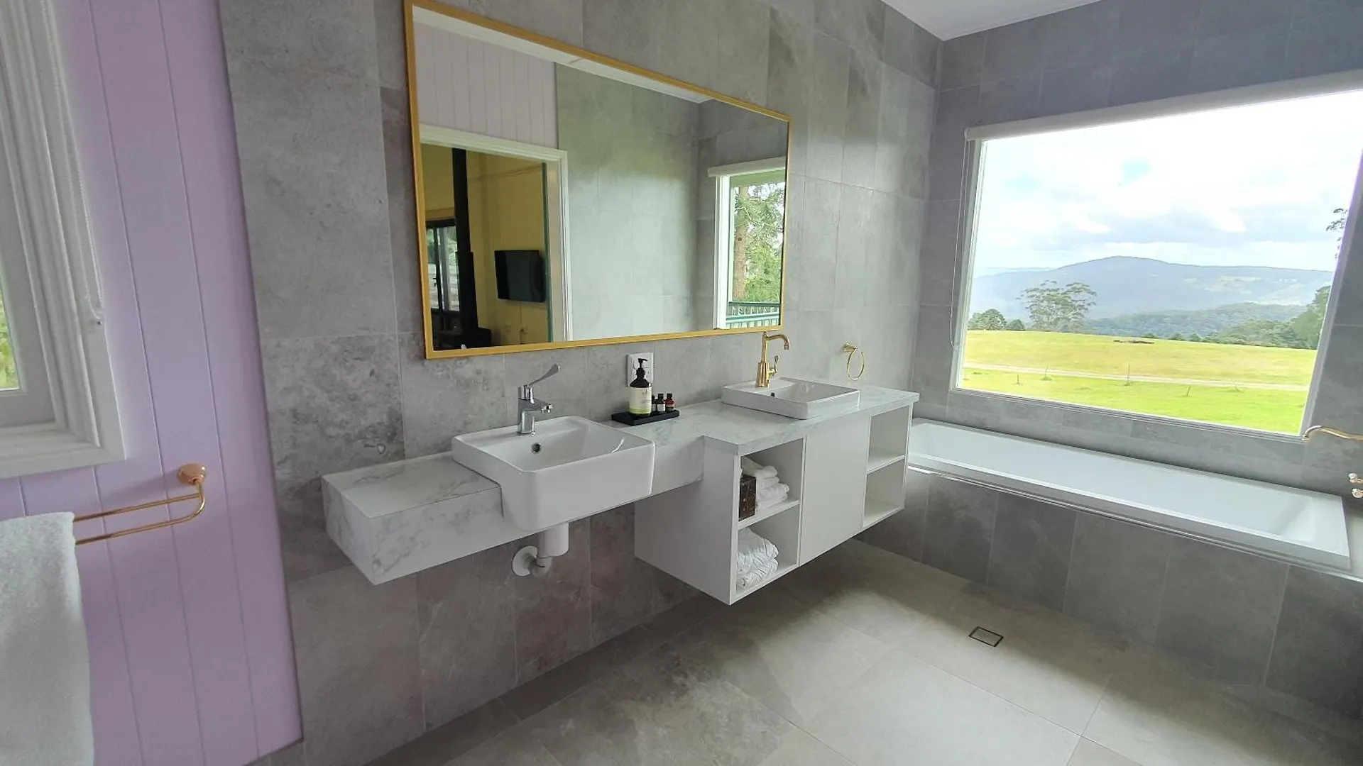 Guest house Couples Accessible Cabin, Zarina Country Cabins, 6 Witta Australia