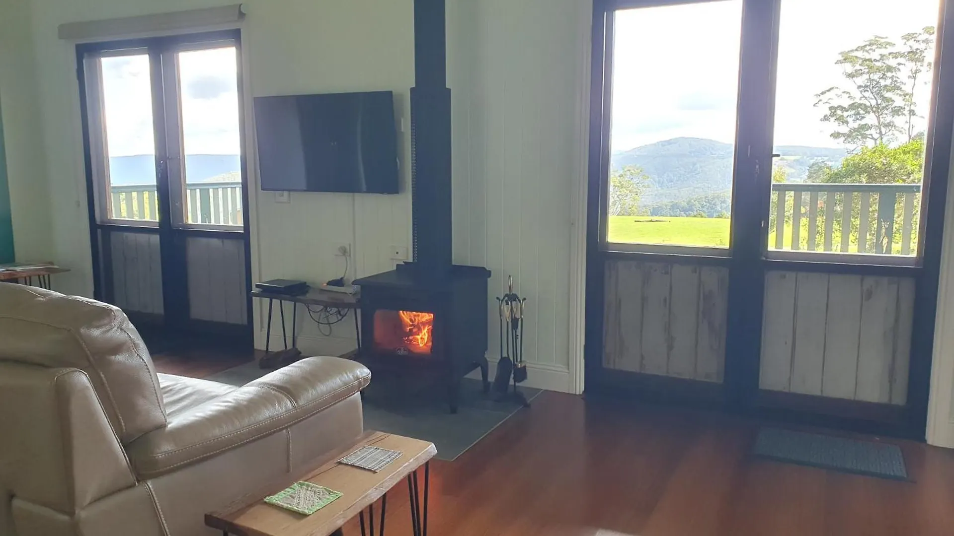 Couples Accessible Cabin, Zarina Country Cabins, 6 Witta Guest house